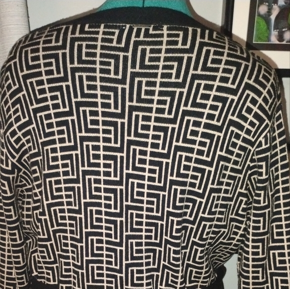 Sioni Geometric Knit Cardigan in Black & Tan, Sz L - Picture 5 of 9